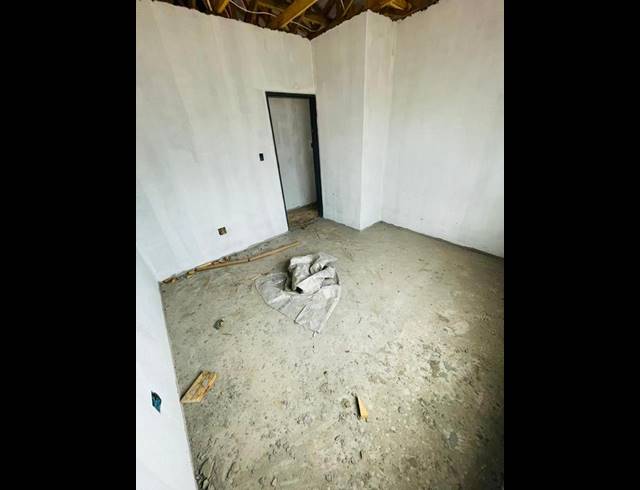 3 BEDROOM SIMPLEX FOR SALE IN WATERVAL EAST